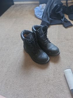 Black leathered timberland's