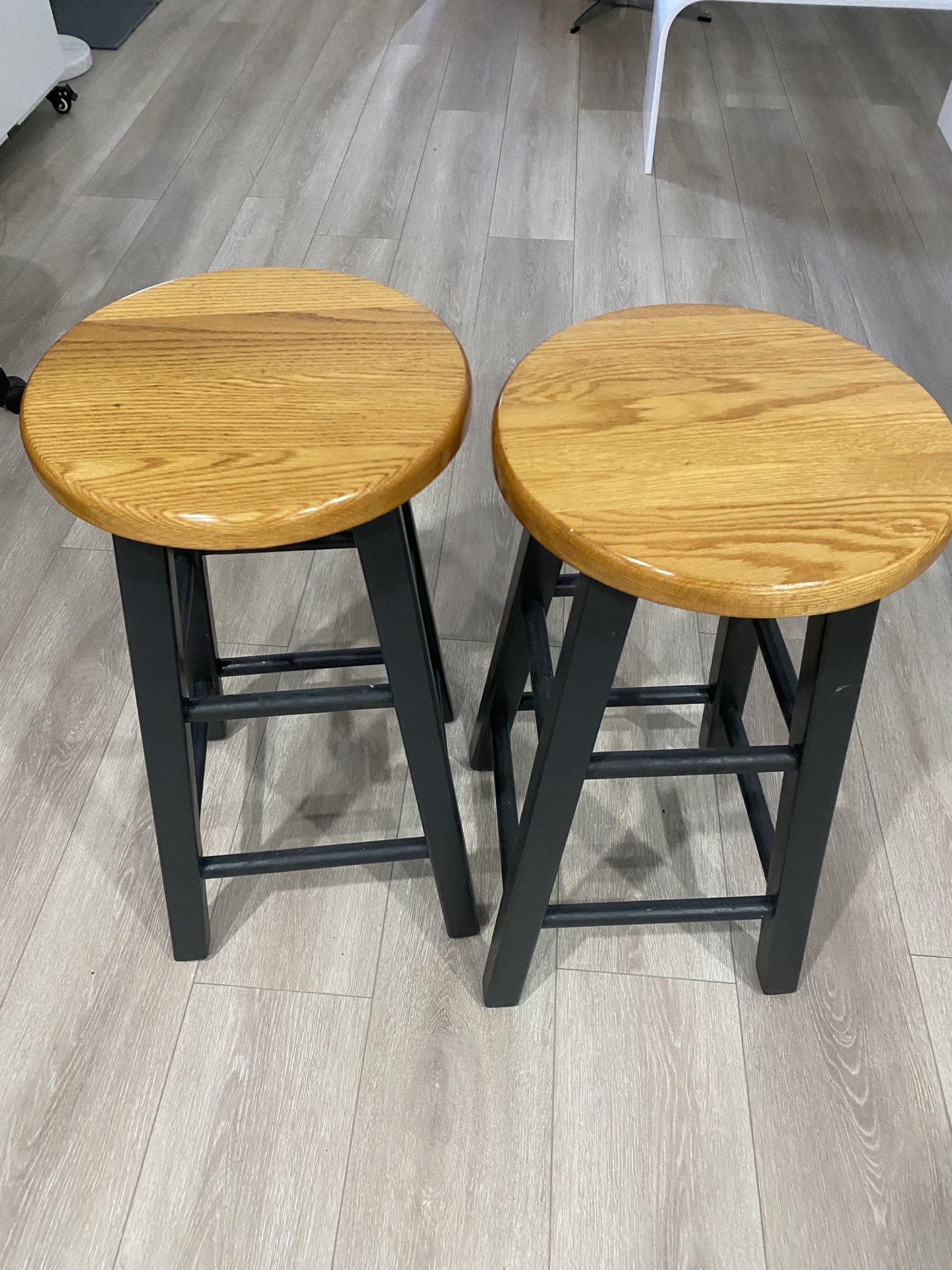 Bar Stools Solid Wood , Non Marring Rubber Feet Great Condition