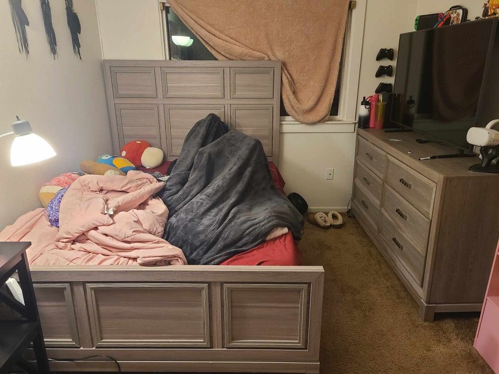 4 Piece Queen Bedset