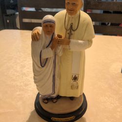 Pope John Paul II And Mother Teresa Statues.