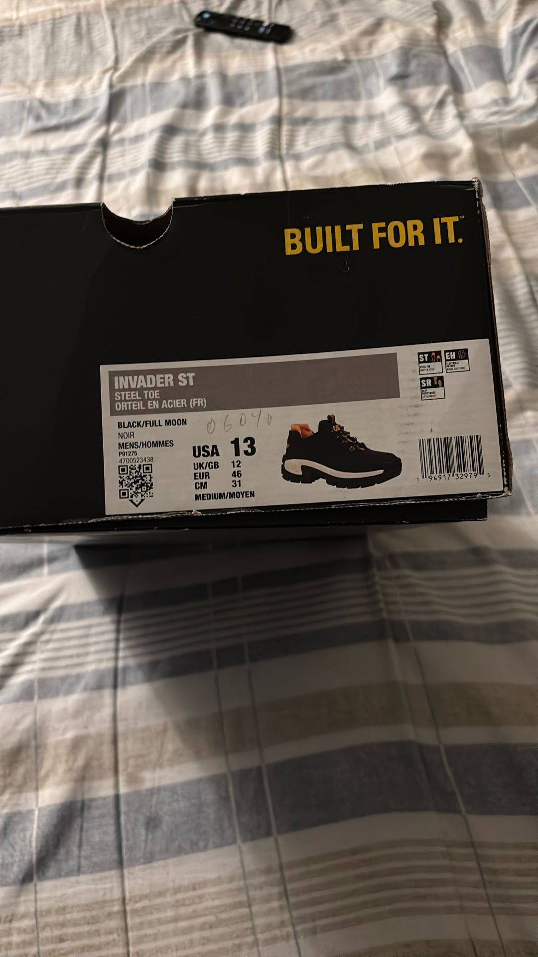 Size 13 Brand New Pair Of Steel toe Shoes(negotiable)