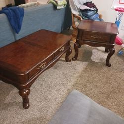 Beautiful wooden living room table set $140