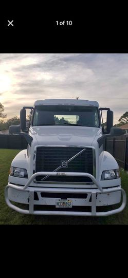 2015 Volvo VNM