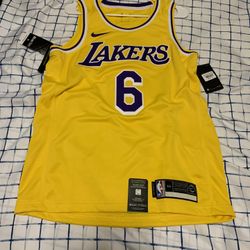 Lebron James Jersey Medium 
