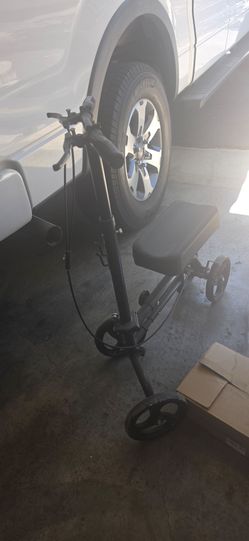 Knee scooter