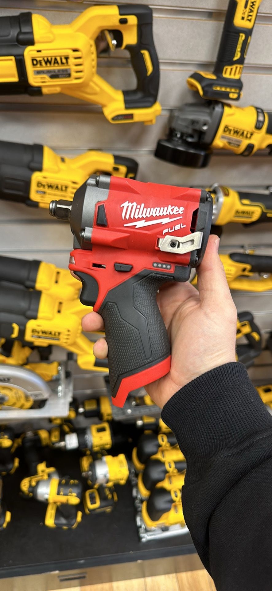 Milwaukee 1/2 Stubby Impact Wrench 225LBS torque