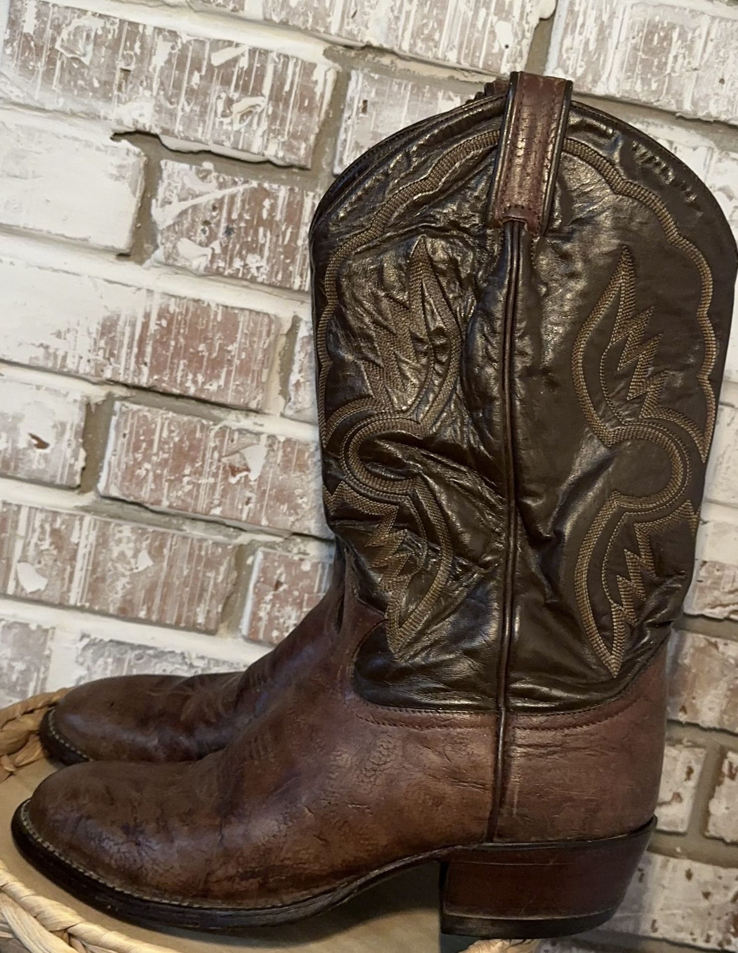 Tony Lama Boots Cowboy Boots Leather Size 9.5D Men’s Brown Embroidered Stitching