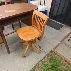 VINTAGE CHAIR