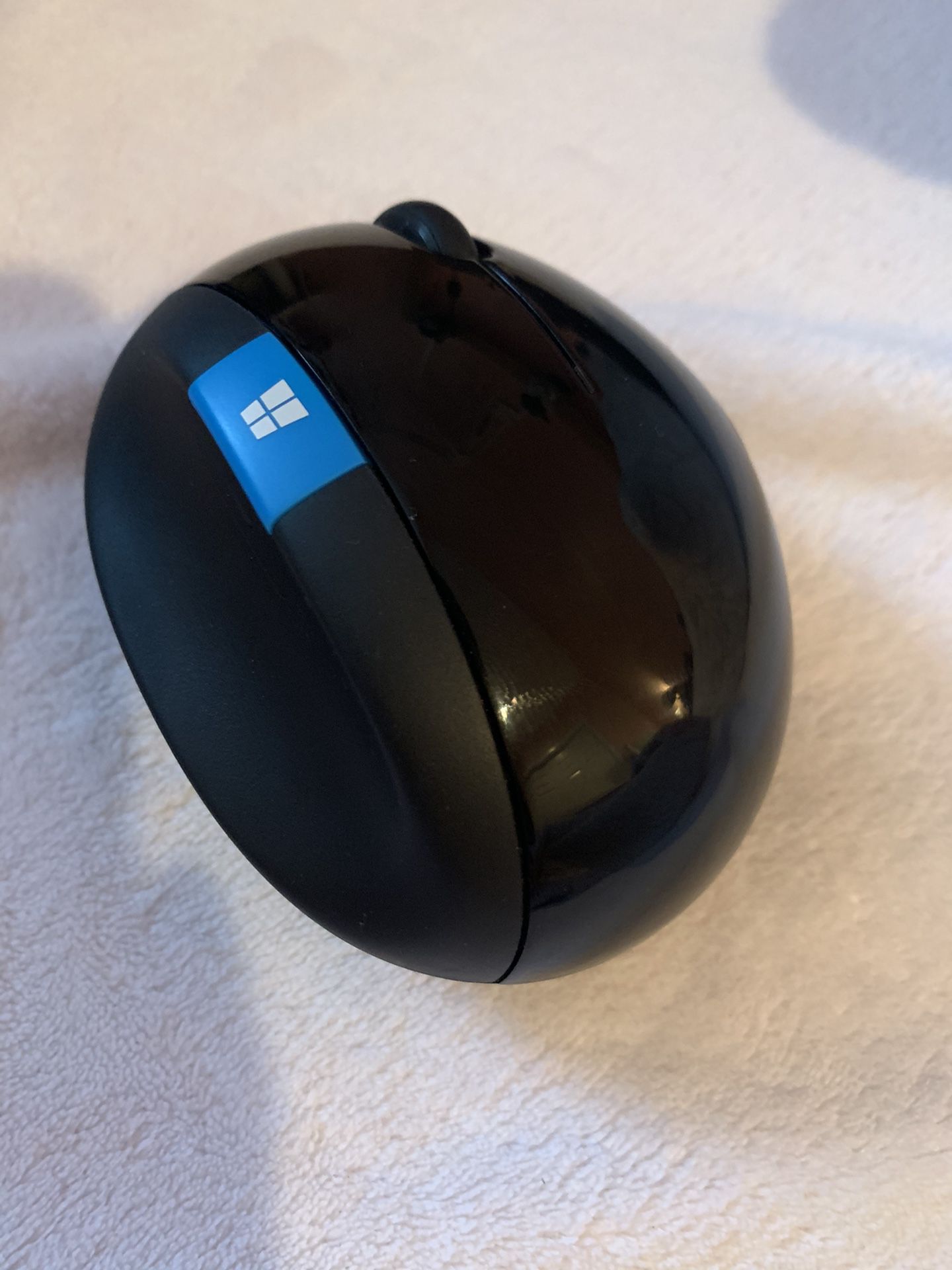 Microsoft Sculpt Ergonomic Mouse 2.4ghz wireless