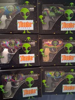 Alien Ray gun Design Light Torch New In Box