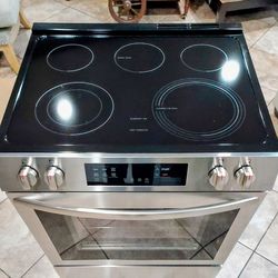 Frigidaire electric convenction oven 5burners