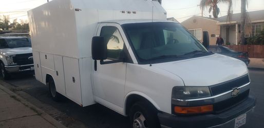 2007 chevy box truck 3500
