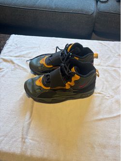 Boy Nike Kickscrew Shoes 6.5Y $20 OBO
