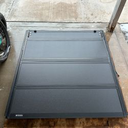 2024 Tacoma Trifold Tonneau Cover