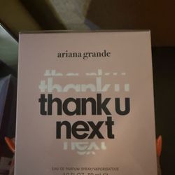 Ariana Grande Perfume 