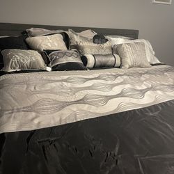 King Size Serta 17 Inch Therapeutic Mattress With Box Spring 