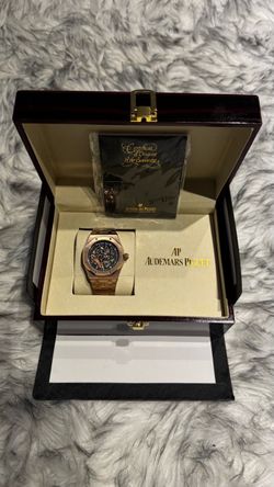 ROSE GOLD SKELETON AP WATCH