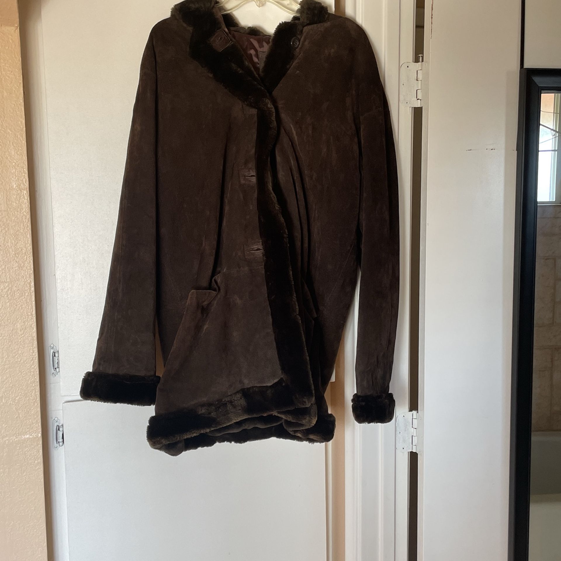 Heavy Winter Coat 🧥 Leather W And Fur W(M-L)