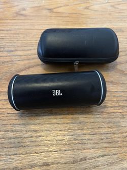 JBL Flip 2 Portable Bluetooth Speaker Works Excellent With Zip Case