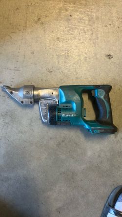 MAKITA 18v LXT 18 gauge  straight cut shear
