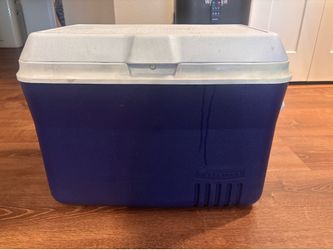 Rubbermaid Cooler