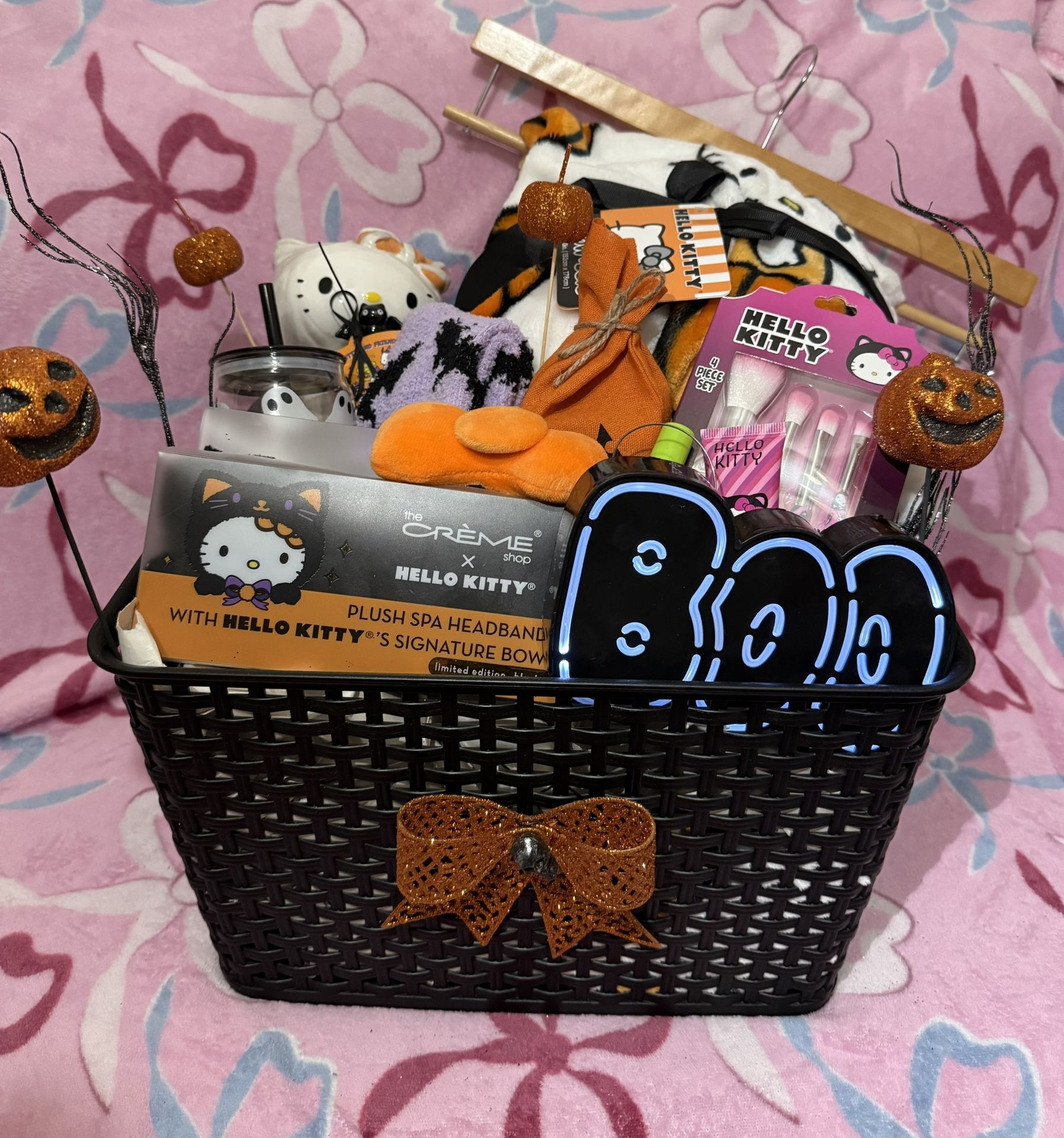 hello kitty spooky basket