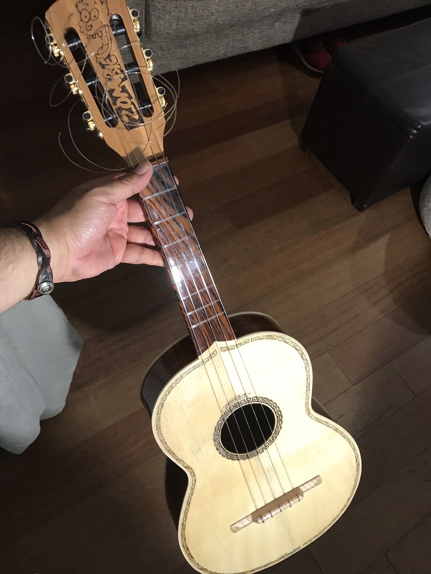 Vihuela meraz a la venta!! Medida #2 buen sonido.