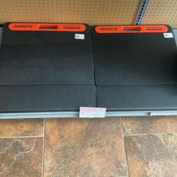 Jackery Solarsaga 200