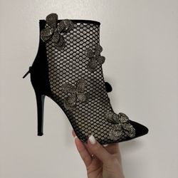 Betsy Johnson Women’s Buttery Heel Boots Women’s Size 6