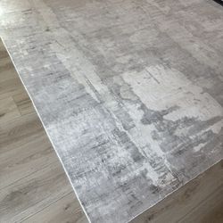 Crate & barrel rug 8x10