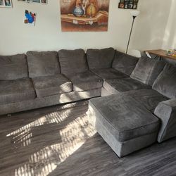 Couch With A Storage Ottoman 