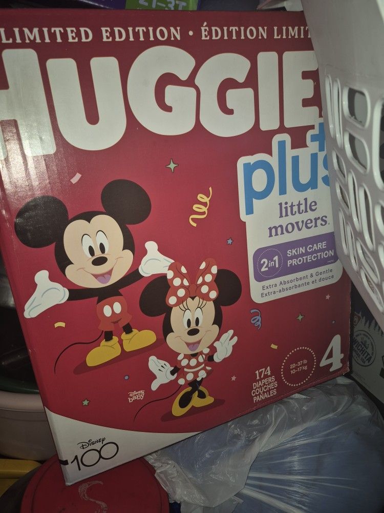Huggies Size 4 $43 Firme