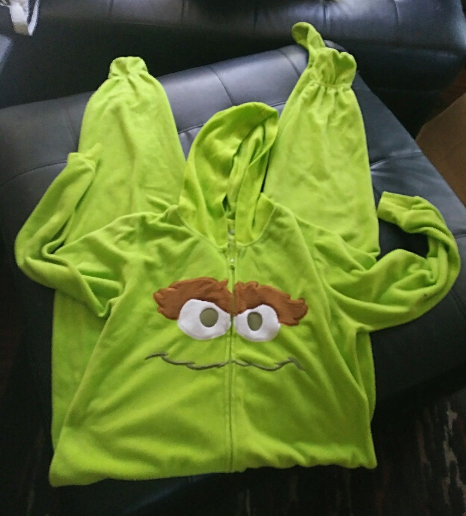 Oscar the Crouch PJ's size XL