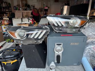 Mustang headlights pair