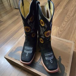 Black Cowboy Boots with Sunflower Embroidery