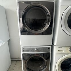 Washer And Dryer Kenmore 27”