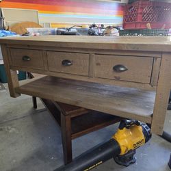 Real Wood Quallty Coffee Table.
