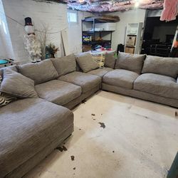 Sectional Raymour & Flanigan