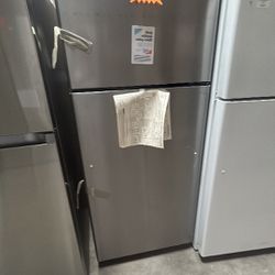 NEW GE STAINLESS STEEL TOP MOUNT FRIDGE 18cubic Ft $725 1 Year Warranty Financing  Available Only $54 Down No Credit Needed