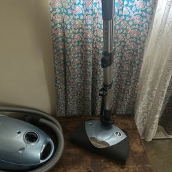 Simplicity canister vacuum