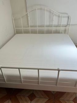 King Bed With Mattress