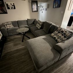 Marcola 3PC sectional ! With storage ! 