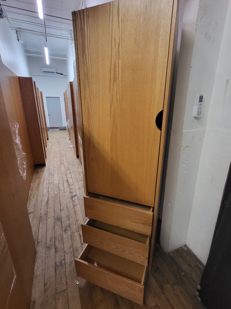 1 DOOR, 3 DRAWS WARDROBE, VERY NICE WOOD QUALITY AND CLEAN (HOME26) (HOME60)