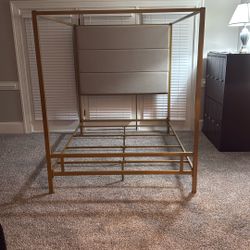 Queen Canopy Bed 