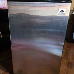 Igloo 3.2 Cu.Ft. Mini Fridge With Freezer Compartment