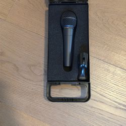 Behringer XM8500 Microphone w/ Cables & Case