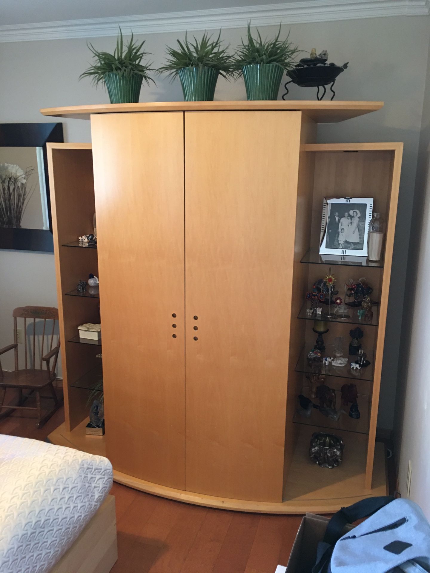 Armoire / Storage cabinet