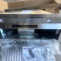 30. Inch Range Hood Brand New With Remote