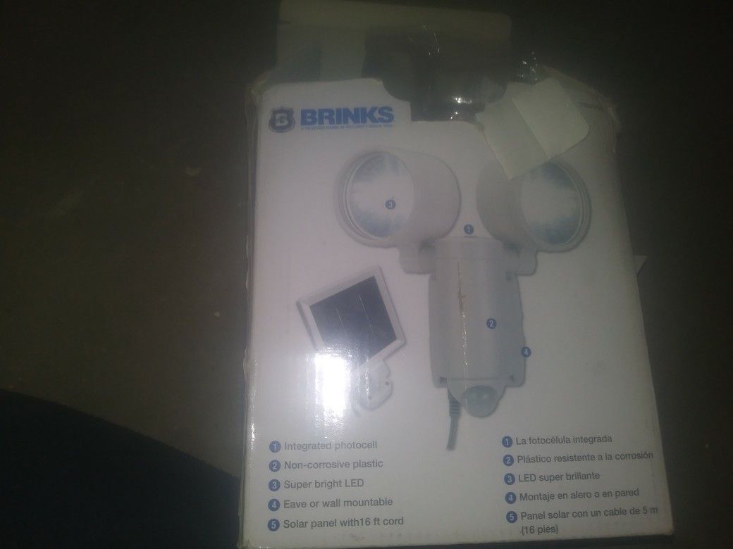 Brinks solar motion light