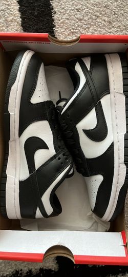 WOMEN NIKE DUNKS BRAND NEW